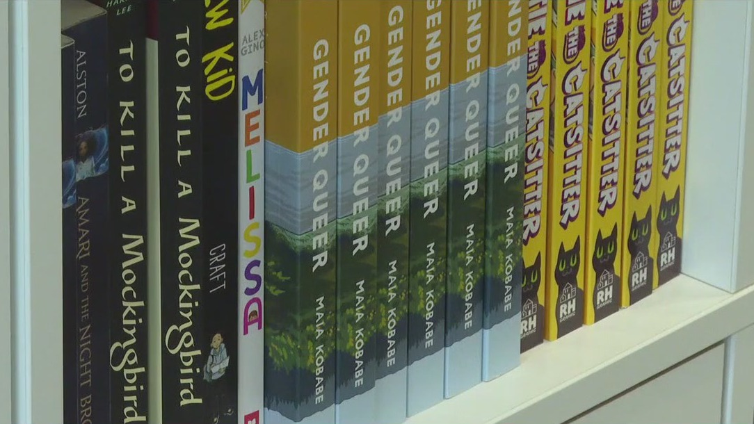 Florida lawmakers consider book ban fee